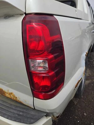 Conjunto de luz trasera derecha usado se adapta a: Chevrolet Avalanche 1500 2012 grado derecho A Foto 1 de 4