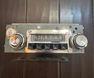 1966-71 IH SCOUT 800 OEM (RARE) FACTORY AM RADIO - Picture 1 of 9
