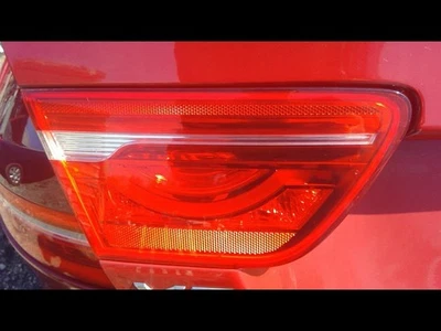 Lámpara de luz trasera montada en la tapa interior del conductor izquierdo Jaguar XE 2017-2019 Foto 1 de 4