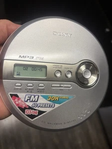Sony D-NF340 CD Walkman MP3 FM Radio nur Gerät ohne Kopfhörer sieht & funktioniert gr8! - Bild 1 von 6