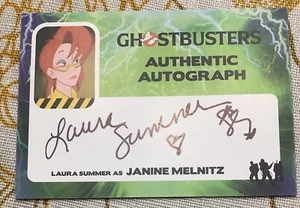 Tarjeta autógrafa de verano 2016 Ghostbusters LS Laura como Janine Cryptozoic - Imagen 1 de 2