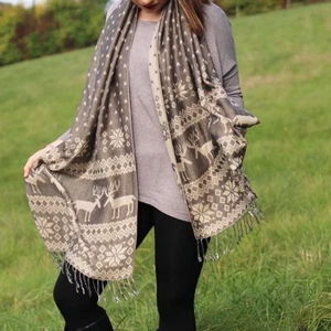 Rentier Fair Isle Schal mit Quasten Damen Print NEU UVP 18,98£ blau oder braun - Bild 1 von 4