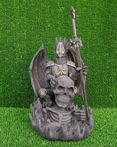 "Drago Nero con Spada sul Teschio - RARO, UNICO cm. 15/21 - Les Alpes 028 109 - Picture 1 of 5