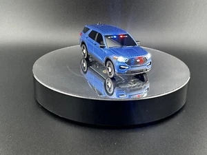 1/64 Greenlight UNMARKED Blue Ford Explorer With LED Lights - Picture 1 of 6