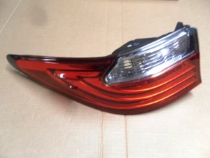 2013-2015 Lexus ES 350 Left Rear Combination Tail Light OEM# 81561-33560 - Picture 1 of 14