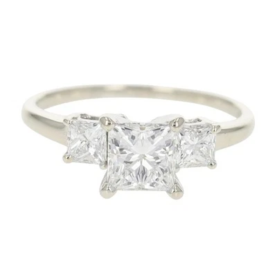 Помолвочное кольцо из белого золота 14 карат с бриллиантом огранки принцессы ГИА 1,34 карата размер 6,25 - Изображение 1 из 4