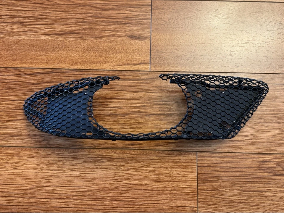 Parachoques inferior derecho rejilla de malla antiniebla OEM 2005-2007 Mercedes-Benz W203 C230 Foto 1 de 4