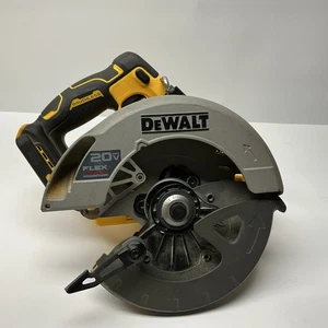 DeWalt Flex Volt Advantage 7 1/4" Cordless Circular Saw -DCS573 ☆For Parts☆ - Picture 1 of 6