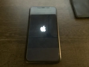 iPhone 11 64GB Black for parts only and unlocked - Photo 1 sur 3