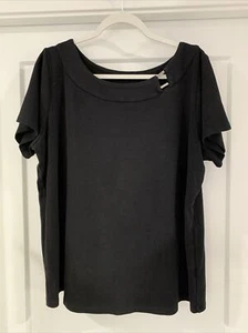 RAFAELLA STUDIO WOMEN'S PLUS SHORT SLEEVE METAL ACCENT SHIRT - BLACK - 2X - EUC - Picture 1 of 8