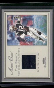 2003 Fleer Showcase #AV-TB Tom Brady Avant Card Jerseys #/999 - Picture 1 of 2