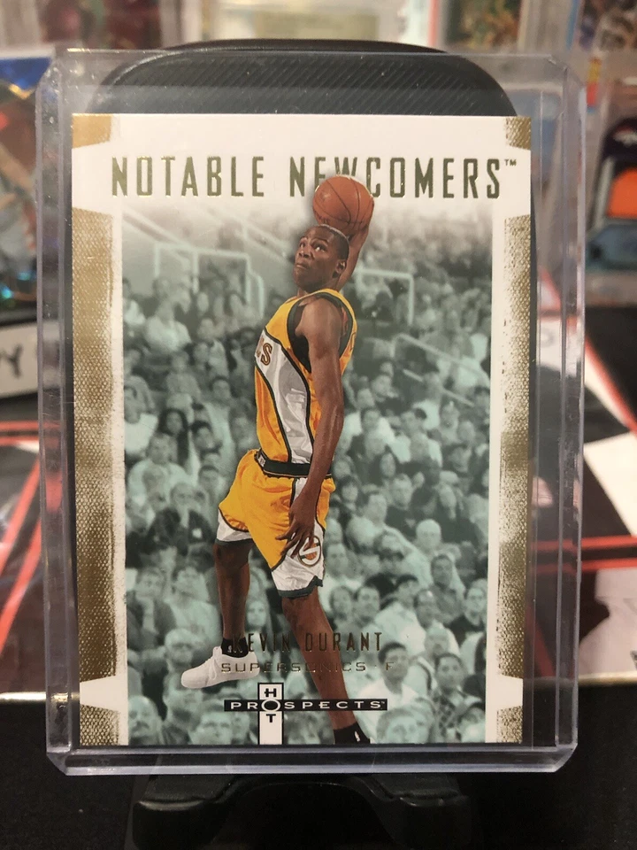 Tarjeta de novato Fleer Hot Prospects Notable Newcomers #NN-1 2007-08 Kevin Durant radiocontrol Foto 1 de 2
