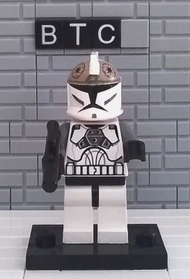 LEGO Star Wars The Clone Wars 8014 Clone Trooper Gunner - Large Eyes Minifigure! - Image 1 of 4