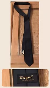 Vintage Herren Teenager Krawatte blau marine TEAGAL Polyester Flüssigsatin Krawatte 1980er - Bild 1 von 8