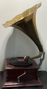 Grammofono Vintage Funzionante Fonografo Win-up Giradischi - Foto 1 di 17