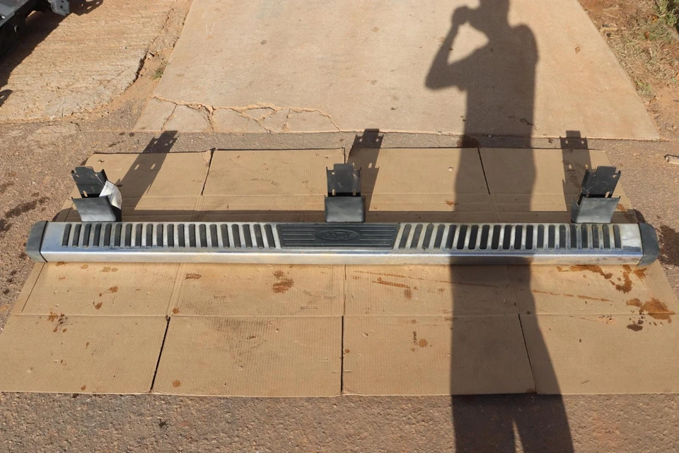 Ford F250 SD 2011-2016 estribo lado izquierdo del conductor placa de paso OEM Foto 1 de 4