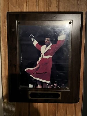 1971 MUHAMMAD ALI  Vs. FRAZIER Signed, Framed And Authenticated Photograph - Image 1 of 3