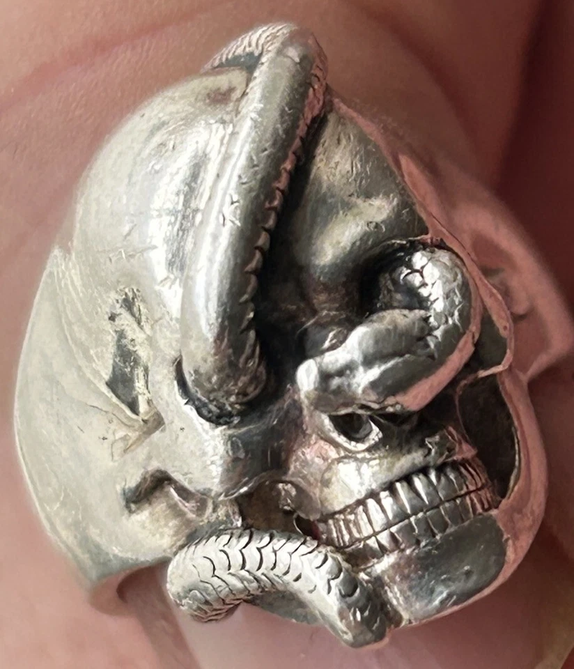Anillo Theo Fennell Calavera Serpiente Alias Plata de Ley L 1/2 Foto 1 de 4