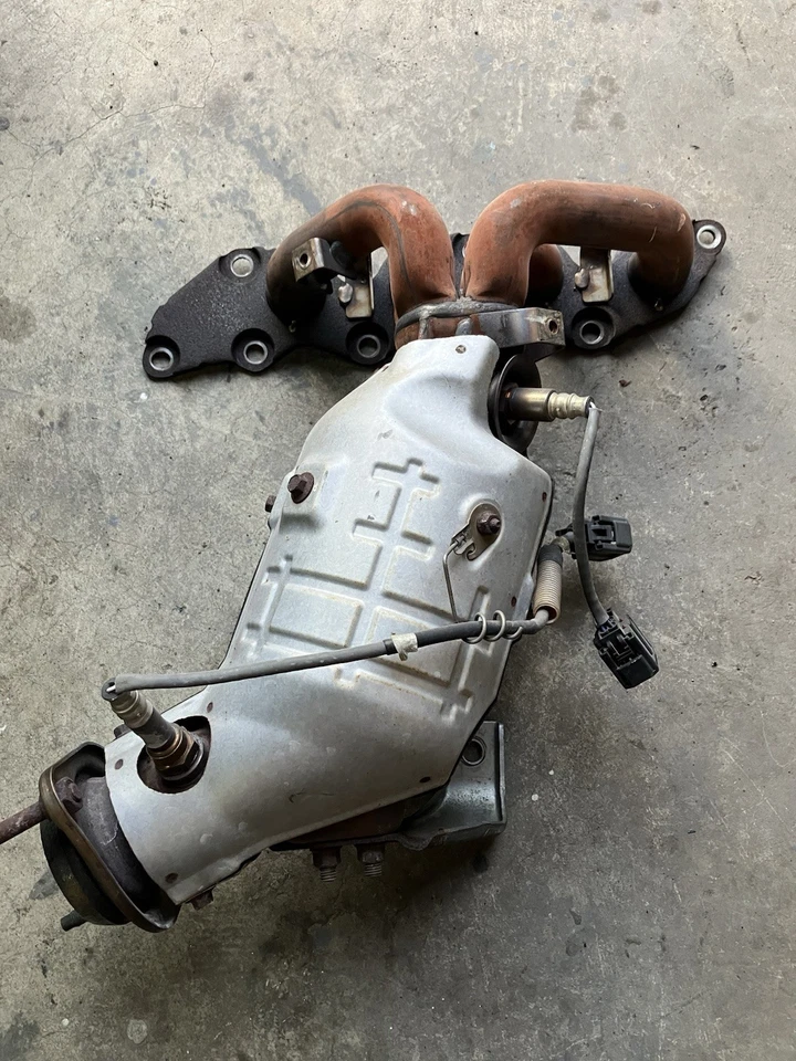 Convertidor catalítico colector delantero Mazda MX-5 Miata 2006 2007 2008 2,0 L 92 k millas Foto 1 de 4