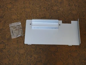 APPLE MAC PRO A1289 ALIMENTATORE/PIASTRA COPERTURA BAIA OTTICA con viti - 922-8898 ∧ - Foto 1 di 8