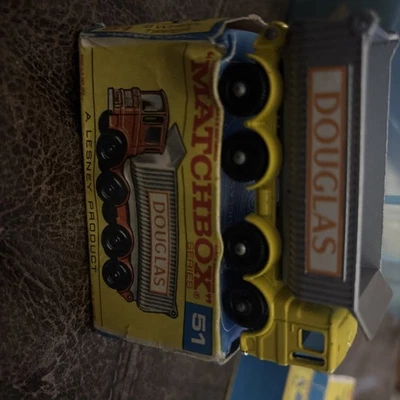 Camión volquete Matchbox Superfast Die-cast # 51 años 60 puntero de 8 ruedas como nuevo en caja Foto 1 de 4