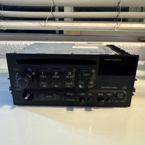 OEM 2001 Chevy Suburban AM FM Radio CD Player - Picture 1 of 10