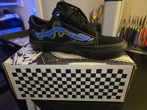 Size 4 - VANS Breana Geering x Skate Old Skool Black Blue Snake - Picture 1 of 7