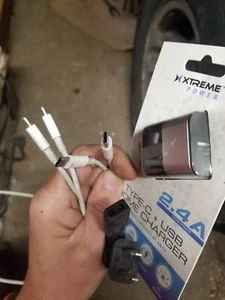 One 4' Usb C To C, One 6' Usb C To C, One Charger Block Usb A And C, One 2 Prong - Zdjęcie 1 z 1