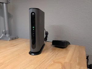 Motorola MB7621 24x8 Cable Modem DOCSIS 3.0 with Power Cable - Afbeelding 1 van 7