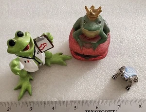 Vintage Frog Prince With Crown  Red Glitter Trinket Box with 2 Free Frogs - Picture 1 of 13
