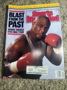 Revista Sports Illustrated 17 de julio de 1989 George Foreman Eyes Mike Tyson - Imagen 1 de 6