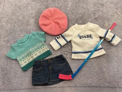 American Girl Doll Mia 2 en 1 traje de skate 2008 niña del año GOTY hockey Foto 1 de 4