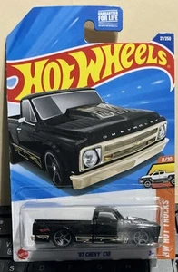 Chevy C10 2025 Hot Wheels 67 negro HW Hot Trucks 2/10 21/250 - Imagen 1 de 2