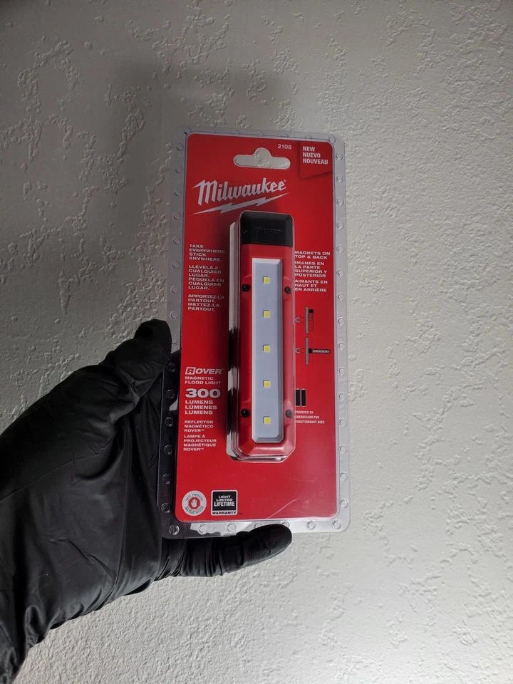 Milwaukee Magnetic Flood Light - Image 1 of 1