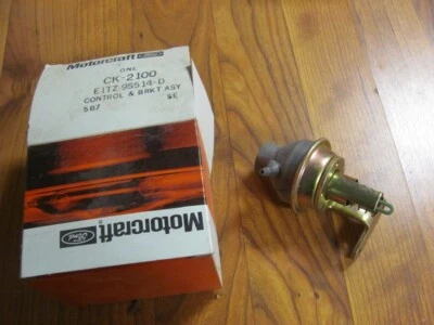 Новый из старых запасов 1982 82 Ford Bronco F100 F150 дроссельная заслонка карбюратора E1TZ-9S514-D CK-2100 E100 - Изображение 1 из 4