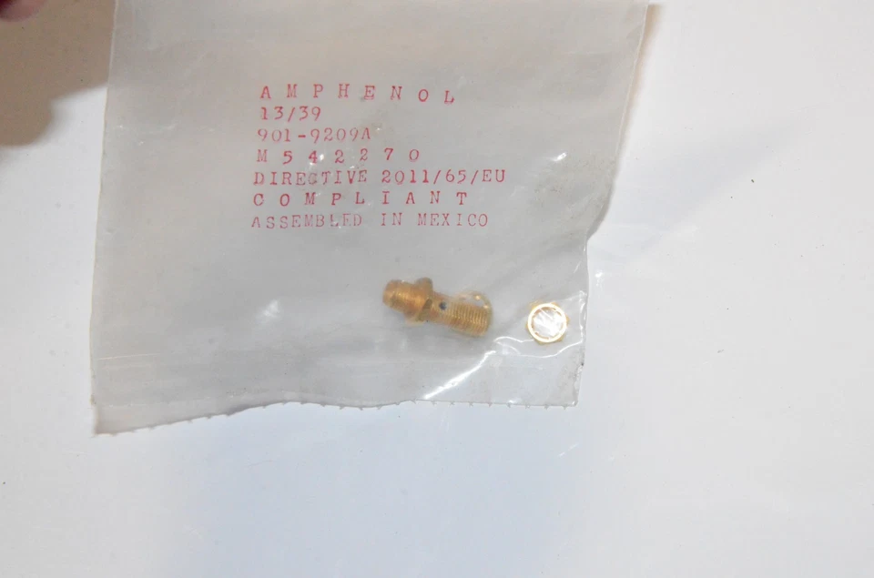 Amphenol 901-9209A SMA Female Bulkhead Jack Adapter M542270 Directive 2011/65/EU - Image 1 of 1