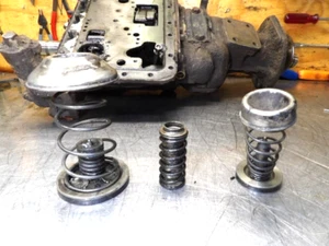 Transmisión Buick Dynaflow "Servos resortes y retenedores" muy buena 686 - Imagen 1 de 8