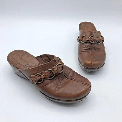 Zapato de cuña Bare Traps Quartet para mujer de cuero marrón sin cordones talla 6,5 M usado Foto 1 de 4