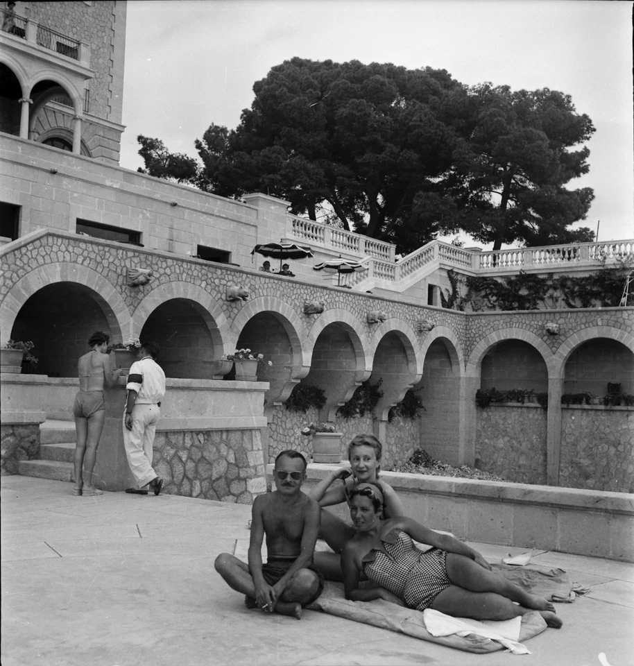 ESPAGNE c.1951 -Solarium Hôtel Maricel Palma de Majorque-Négatif 6 x 6 - Esp 170 - Photo 1/1