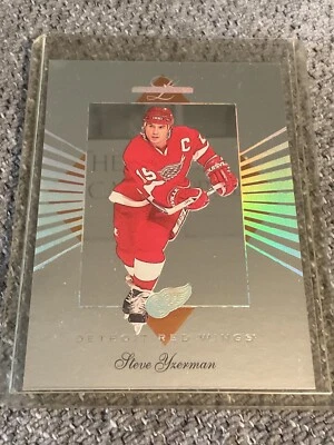 1994-95 Leaf Limited - Steve Yzerman #120 - Image 1 of 2