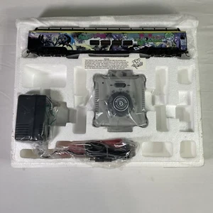 HAWTHORNE VILLAGE BATMAN vs JOKER HO PASSENGER CAR and POWER PACK BRAND NEW COA. - Picture 1 of 9