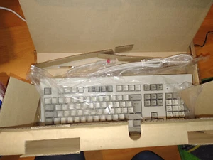 Tastiera vintage NMB RT8756 switch Hi-Tek 725 "Space Invaders" - Afbeelding 1 van 8