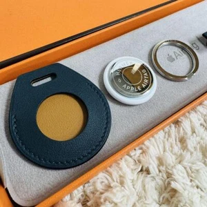 HERMES AirTag Key Holder Leather Case Vert Rousseau Unisex Keyring Set JAPAN - Zdjęcie 1 z 20