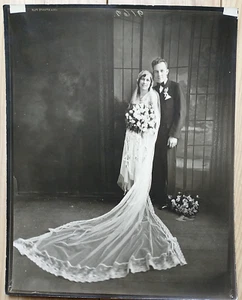 1920s Antique Black & White Wedding 8 x 10 Photo Amazing Dress/Bridal Gown Veil - Picture 1 of 3
