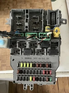 Honda Accord Mk7 02-08 reg. Fuse box - Bild 1 von 3