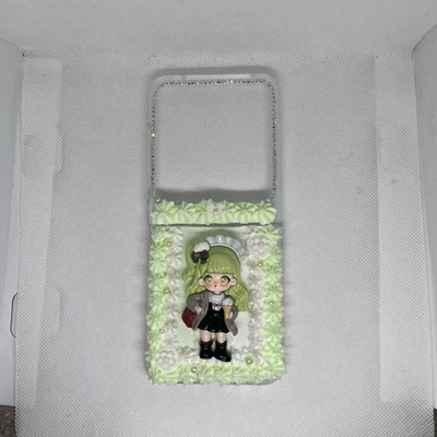Funda de teléfono Motorola Razr 2024/2025 decodificada niña Kawaii, funda de teléfono verde claro Foto 1 de 4