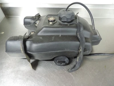 2004 年本田 Foreman 450 ES TRX450FE 油箱油箱 Petcock 阀气盖 — 第 1/4 张图片