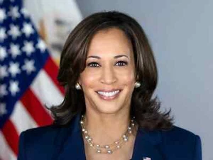 KAMALA HARRIS POSTER 24 X 18 INCH DEMOCRAT PRESIDENT ELECTION WIN - Picture 1 of 2