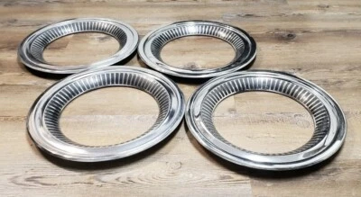 Jeep Wagoneer Gladiator Jeepster 1967 esmoquin belleza molduras anillos comando fabricante de equipos originales Foto 1 de 4