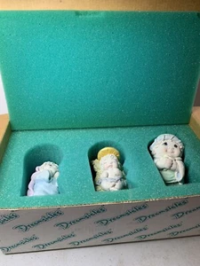 Statuine da sogno ""Maria Giuseppe e Gesù Bambino"" Presepe porcellana 1995 RARE - Foto 1 di 5
